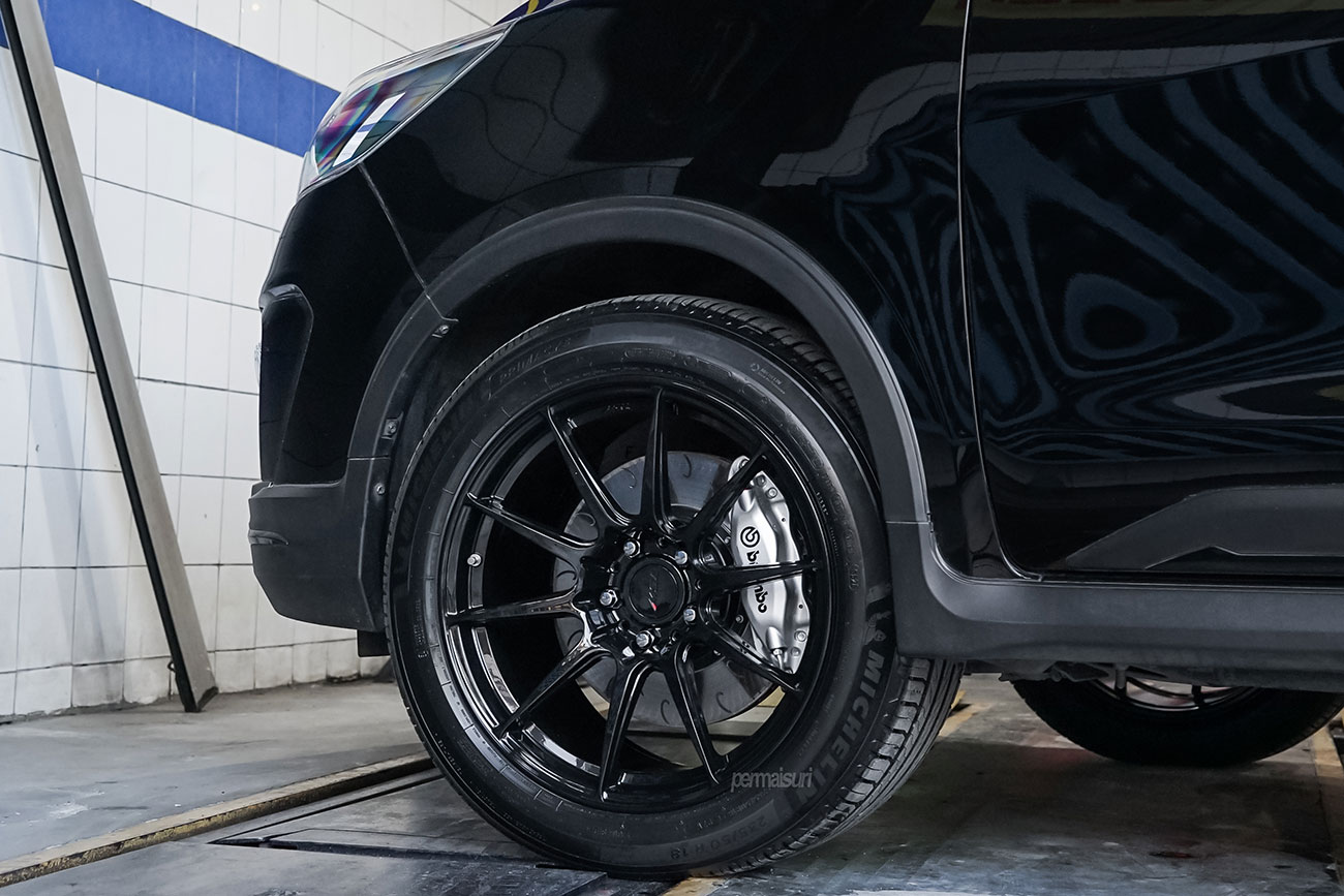 TSW Kemora with Toyota Innova Venturer