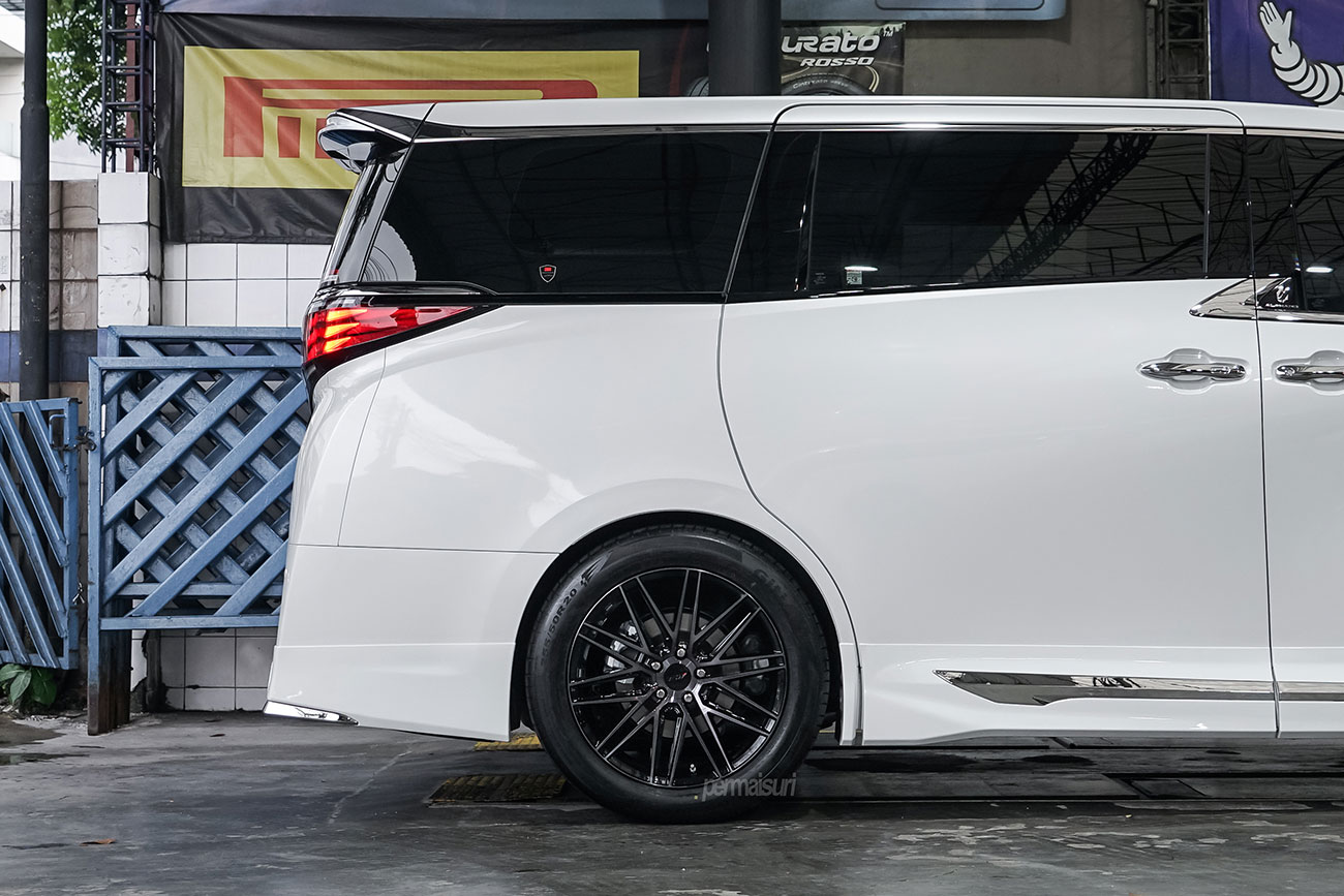 TSW Pescara with Toyota Alphard