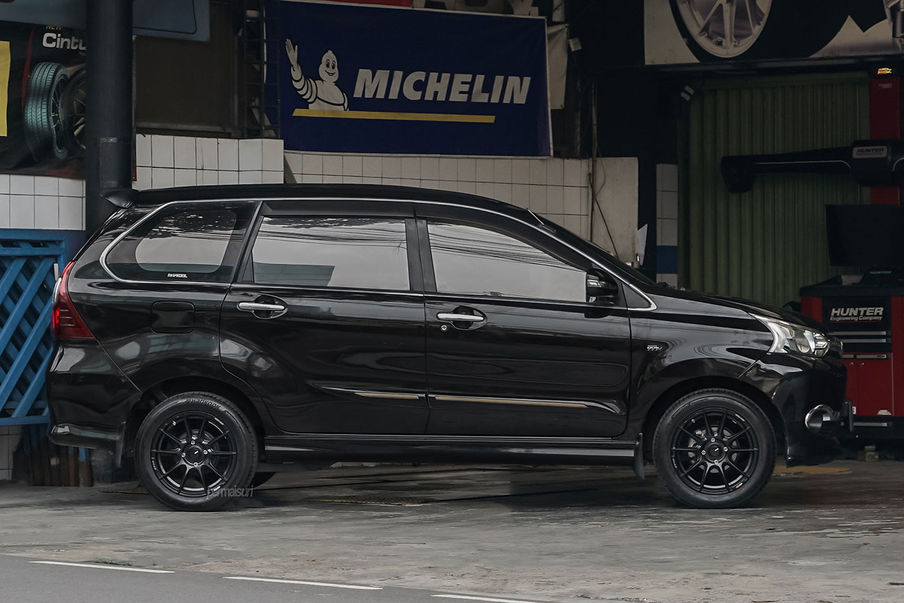 Enkei SC48 with Toyota Avanza Veloz