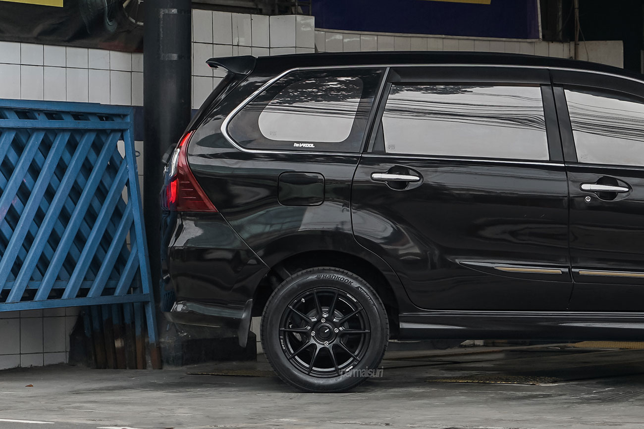 Enkei SC48 with Toyota Avanza Veloz