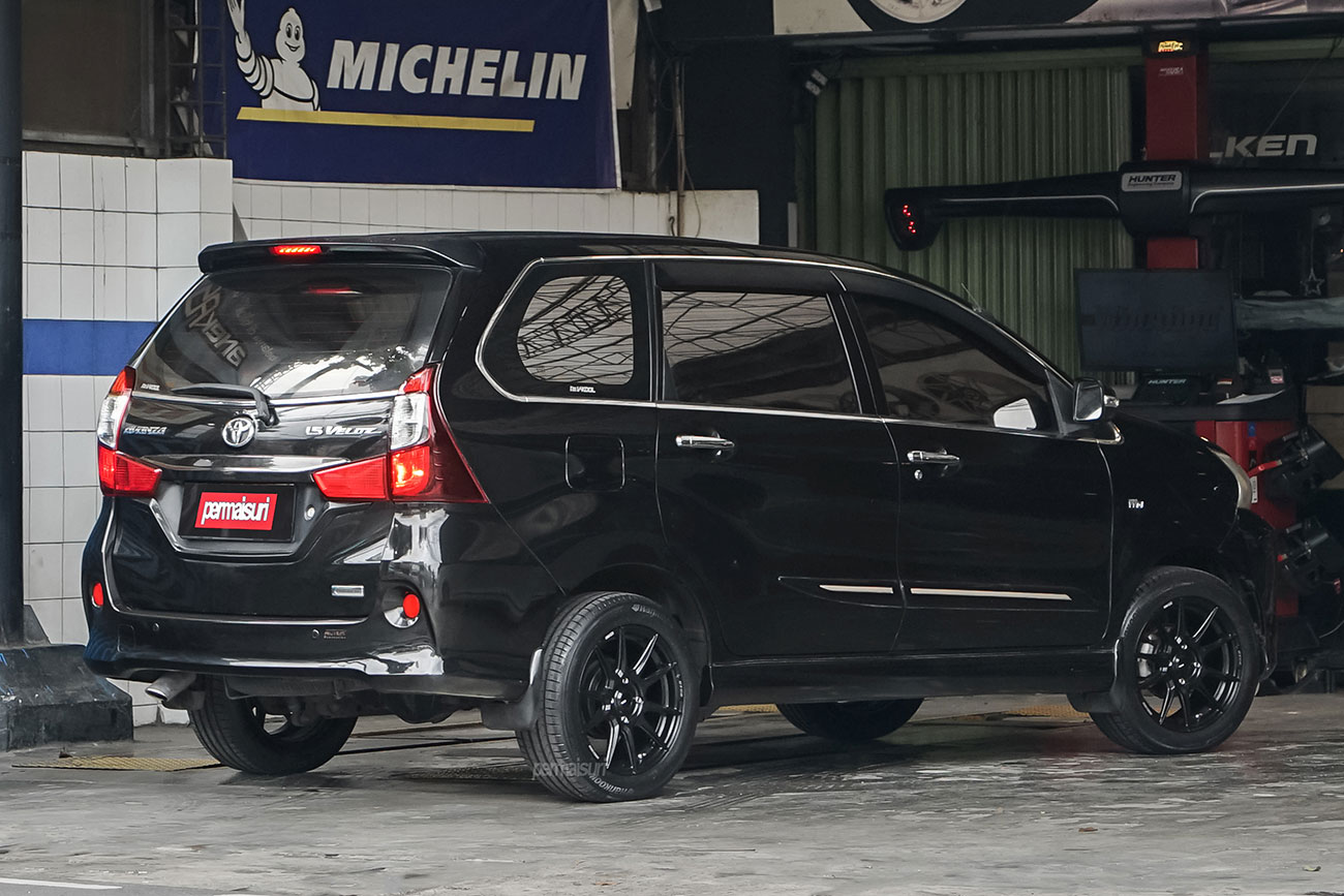 Enkei SC48 with Toyota Avanza Veloz