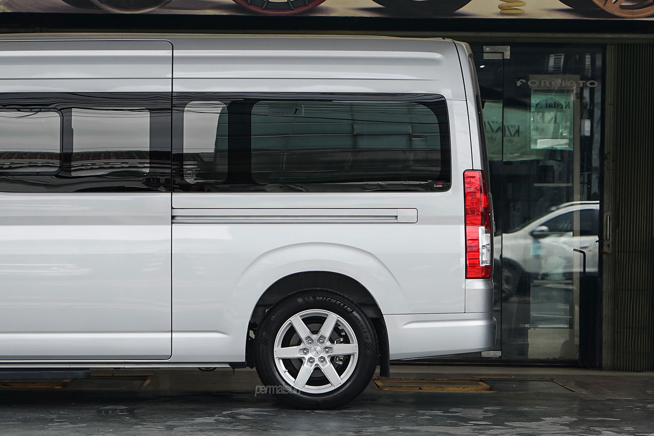 Facewheels Premio with Toyota Hiace Premio