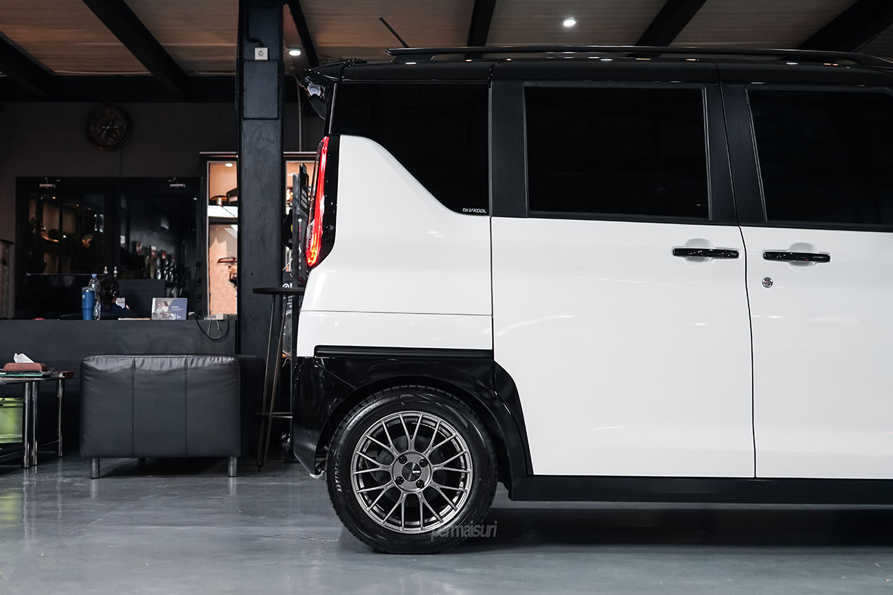 Enkei PFM1 with Mitsubishi Delica