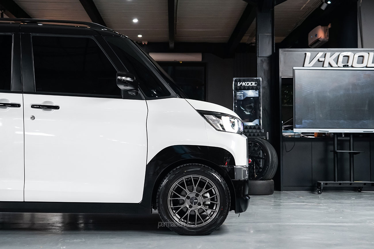 Enkei PFM1 with Mitsubishi Delica
