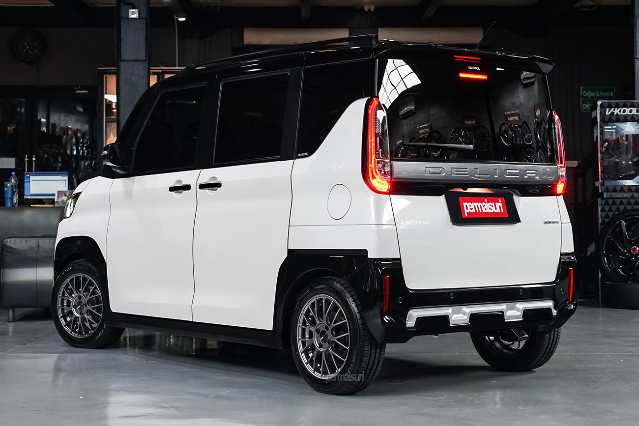 Enkei PFM1 with Mitsubishi Delica