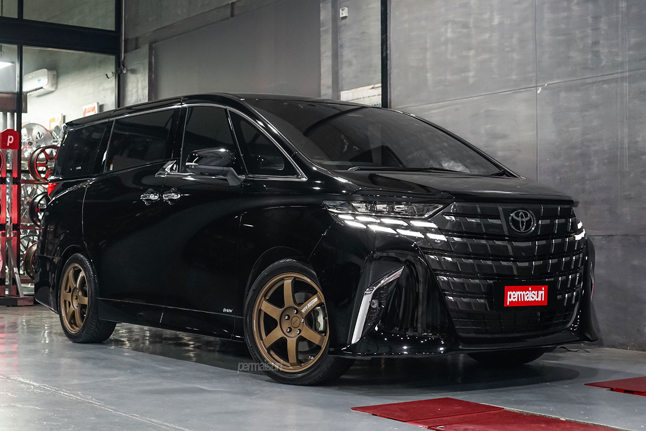 Rays Volk Racing TE37 Saga S-Plus with Toyota Alphard