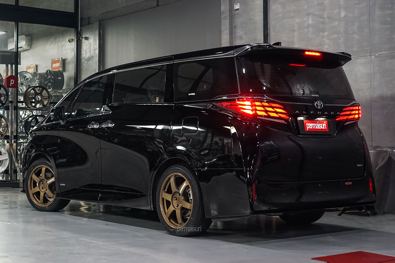 Rays Volk Racing TE37 Saga S-Plus with Toyota Alphard