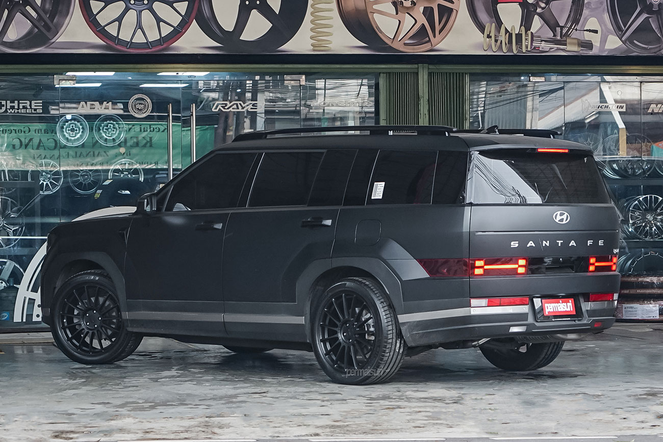TSW Paddock with Hyundai Santa Fe