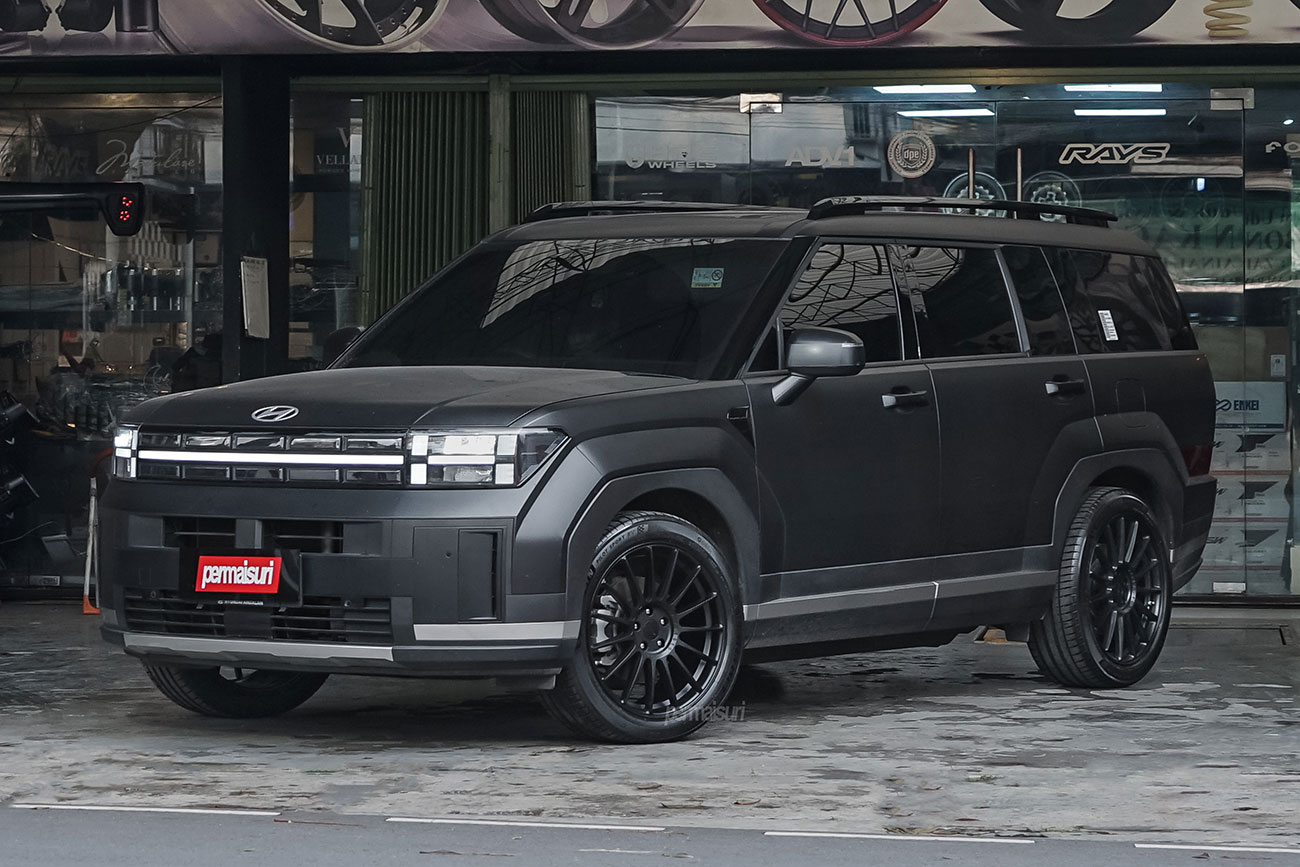 TSW Paddock with Hyundai Santa Fe