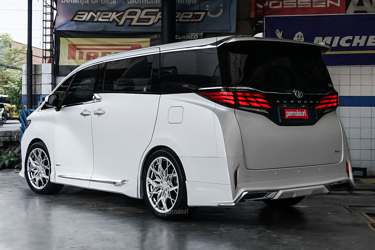 Facewheels FW1047 with Toyota Alphard