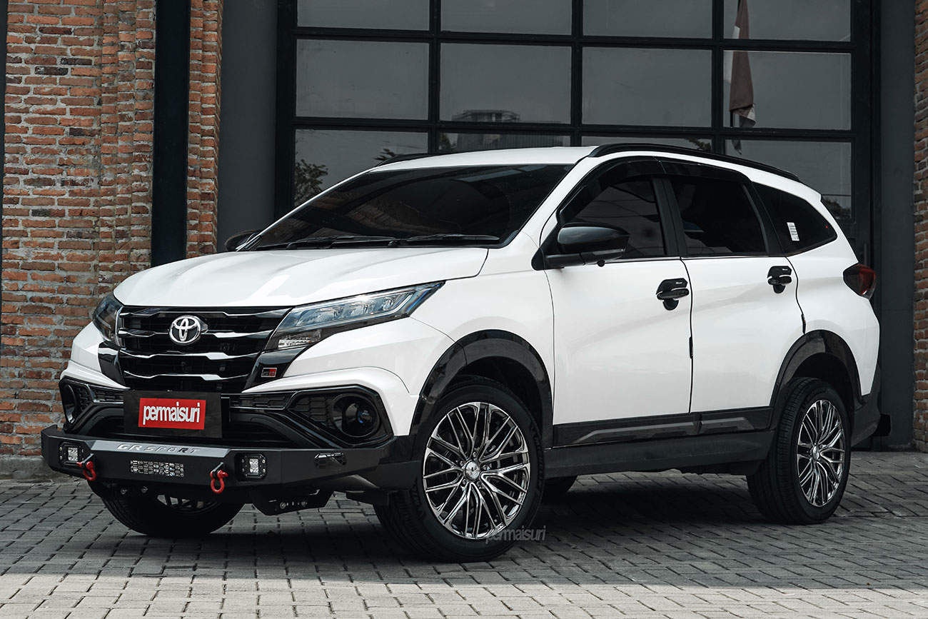 Weds Leonis SK with Toyota Rush