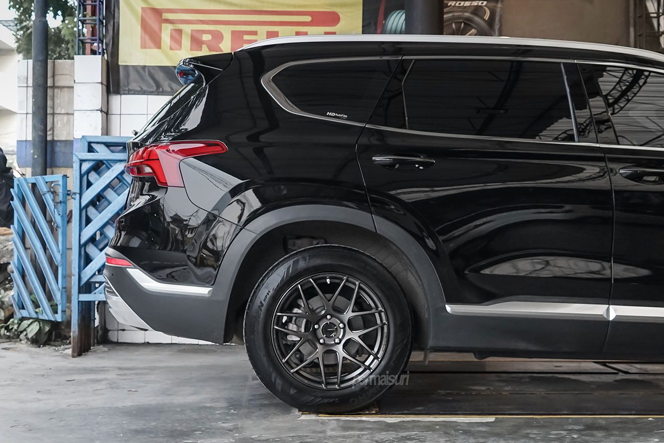 WedsSport SA-27R with Hyundai Santa Fe
