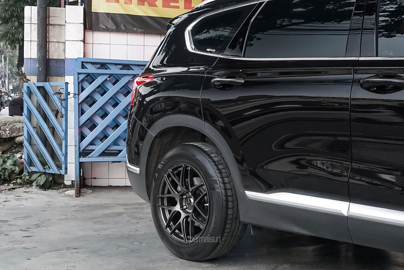 WedsSport SA-27R with Hyundai Santa Fe