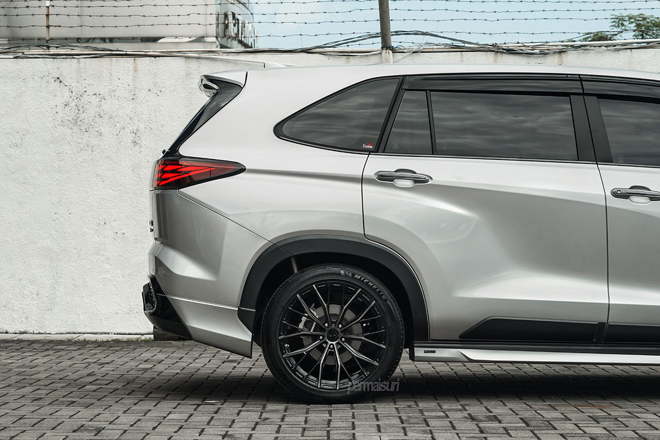 SRC SR01 with Toyota Innova Zenix