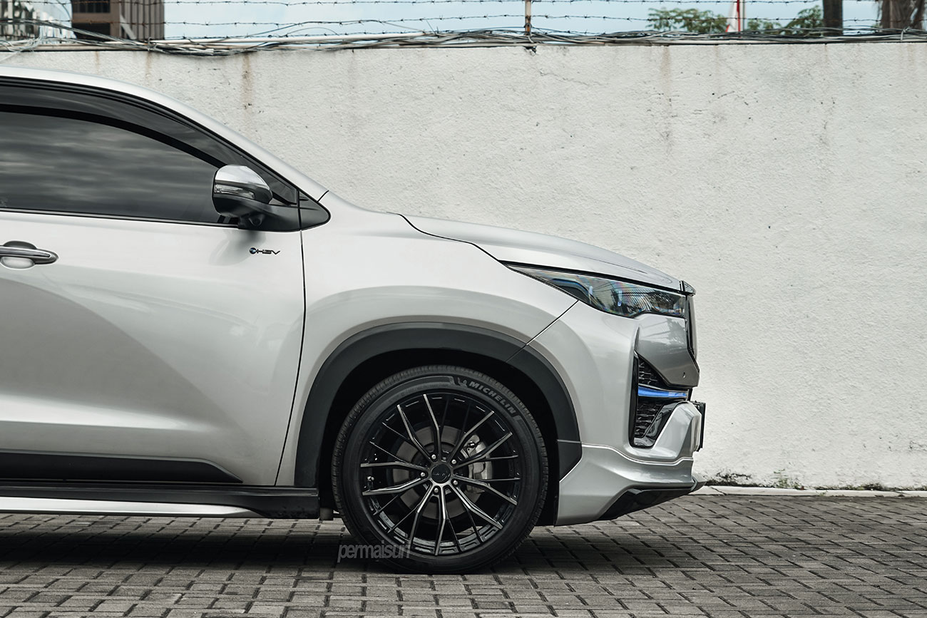 SRC SR01 with Toyota Innova Zenix