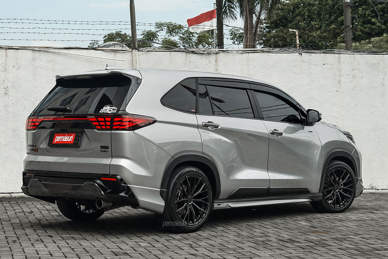 SRC SR01 with Toyota Innova Zenix