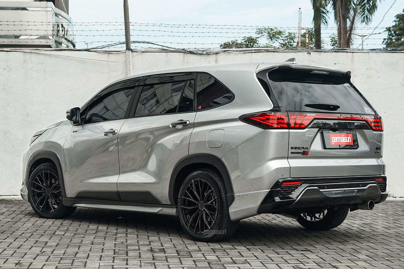 SRC SR01 with Toyota Innova Zenix