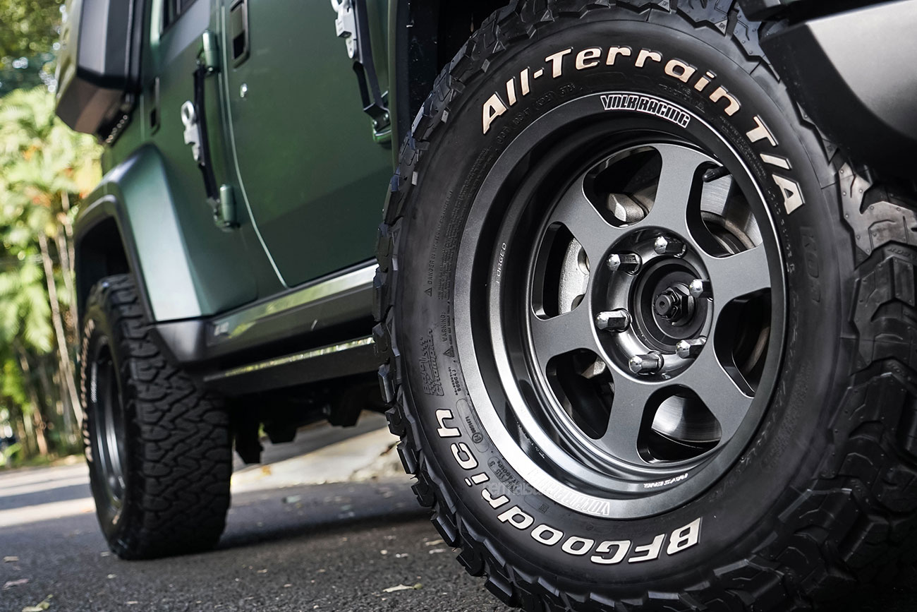 Rays Volk Racing TE37XT M-Spec with BAIC BJ40 Plus