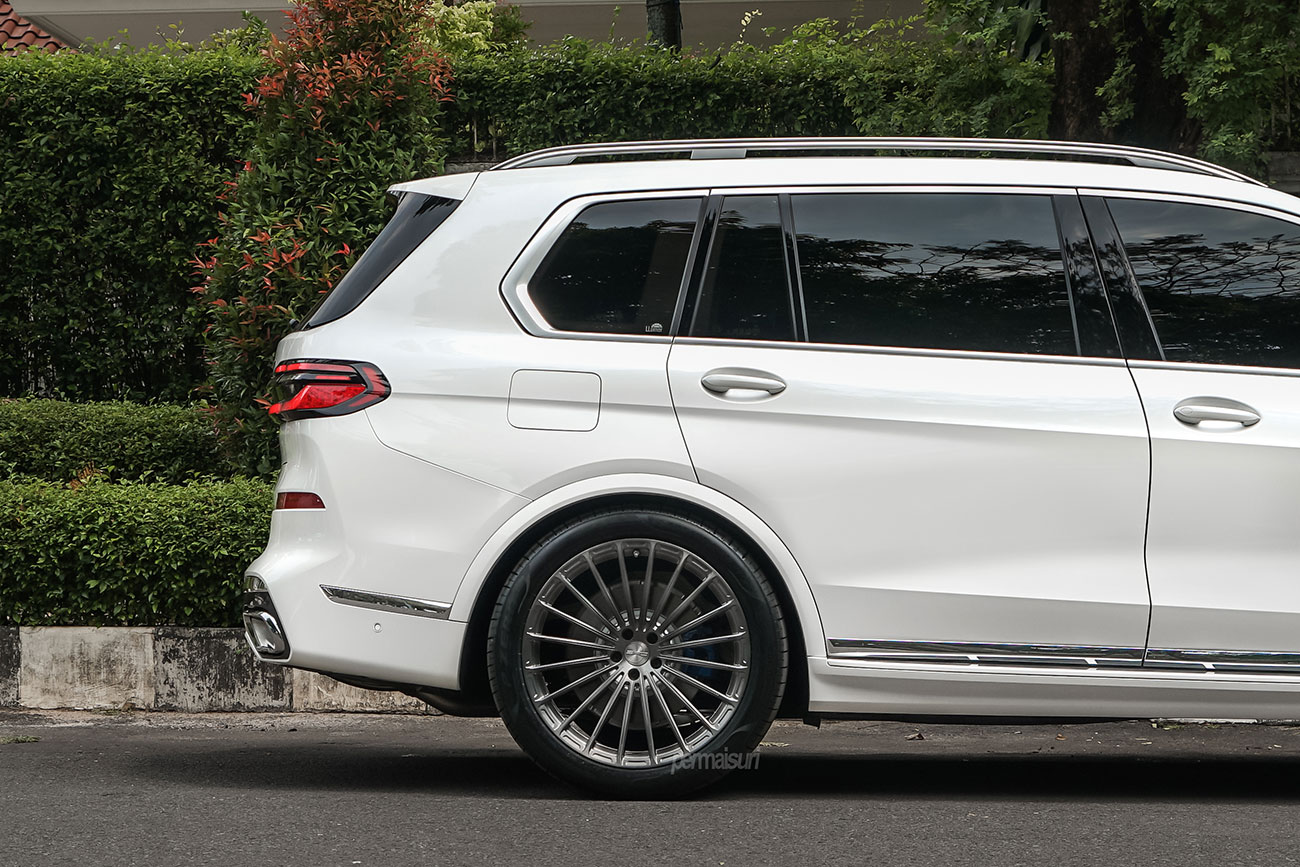 SRC SR03 with BMW X7 Series G07