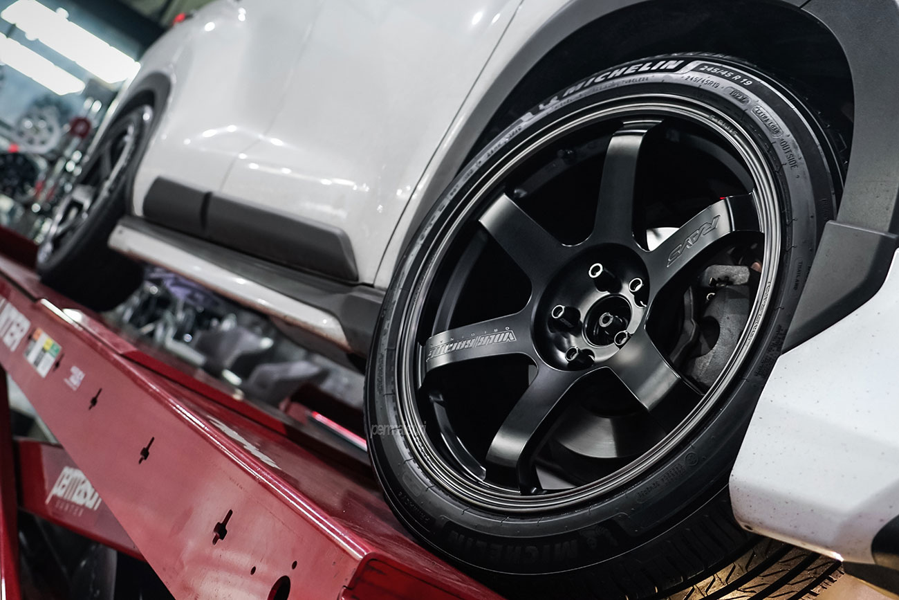 Rays Volk Racing TE37 Saga S-Plus with Toyota Innova Zenix