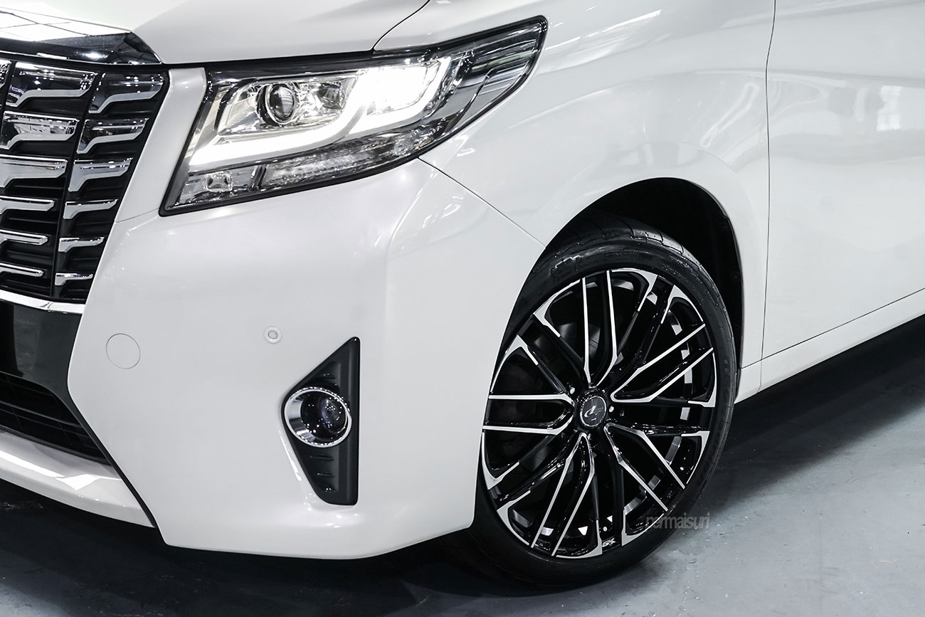 Weds Leonis SK with Toyota Alphard