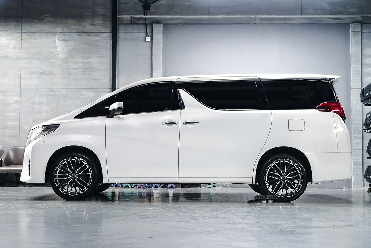 Weds Leonis SK with Toyota Alphard