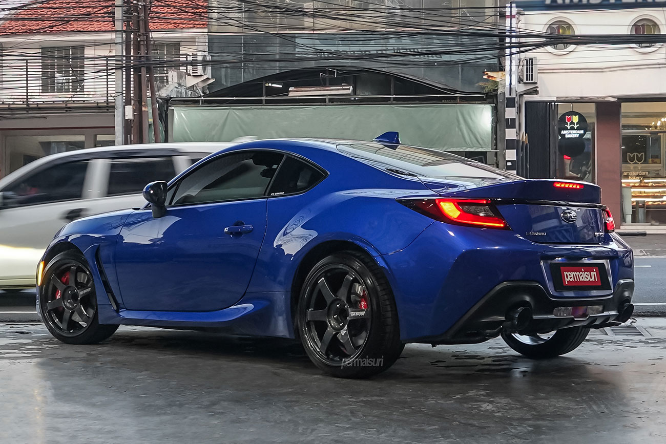 Rays Volk racing TE37 Saga S-Plus with Subaru BRZ