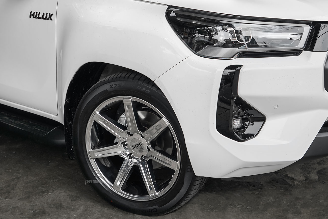 KMC Revert with Toyota Hilux