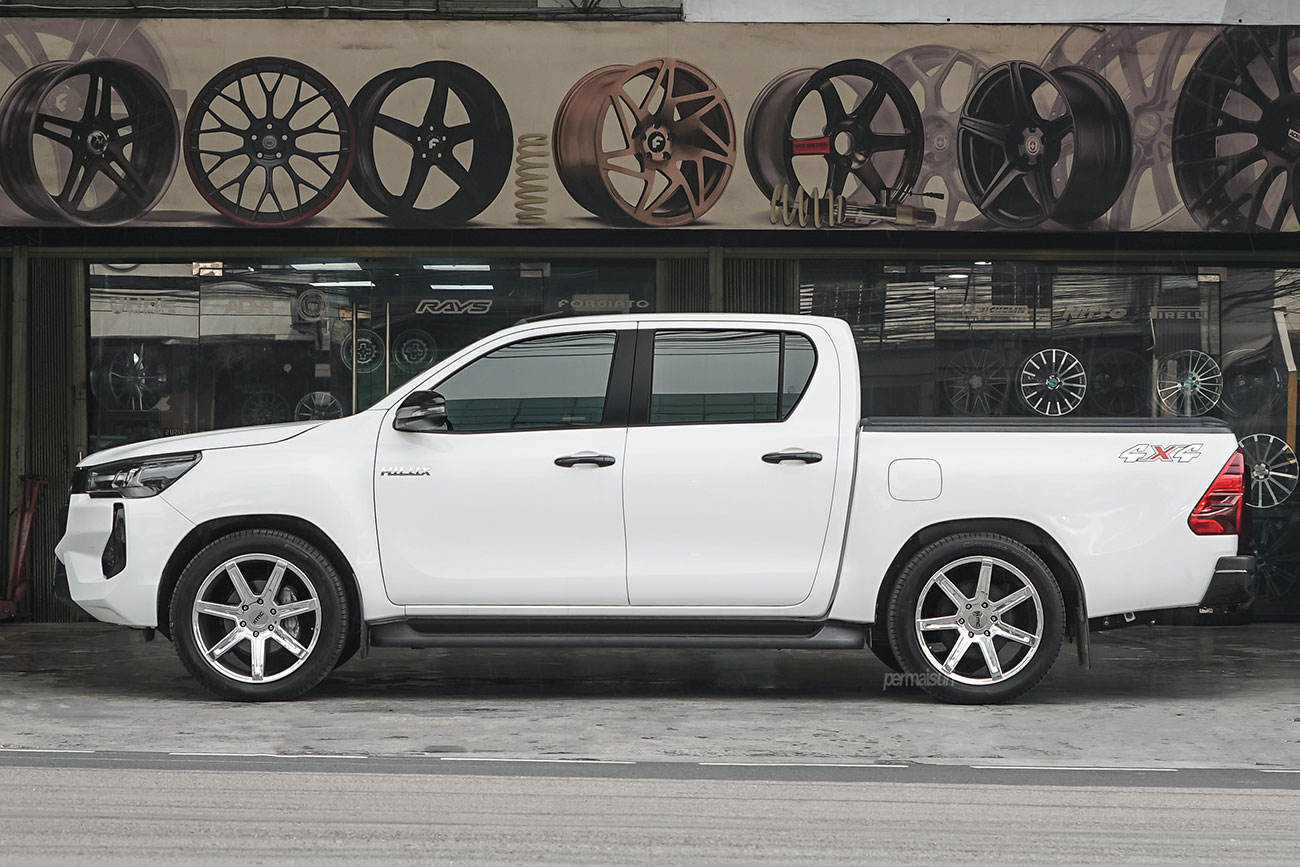 KMC Revert with Toyota Hilux