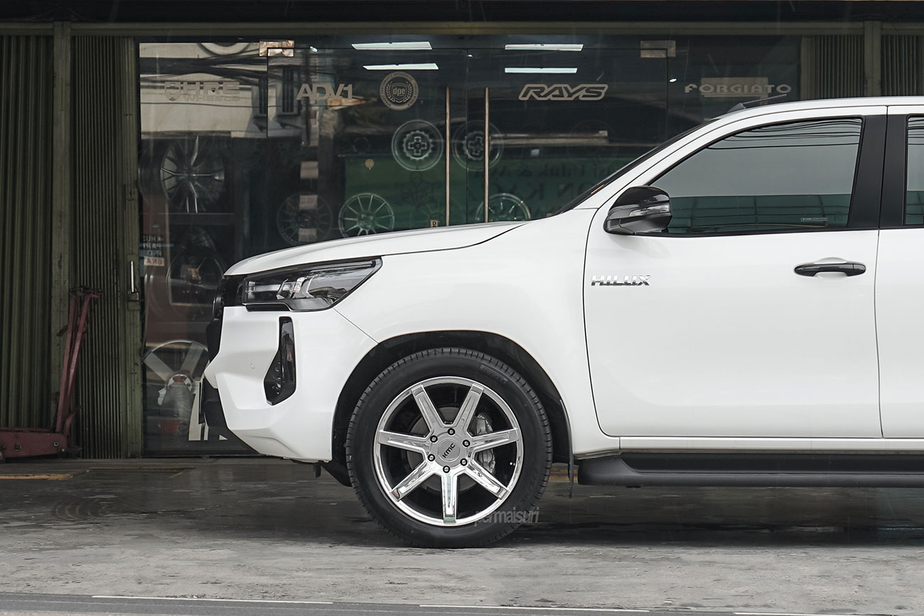 KMC Revert with Toyota Hilux