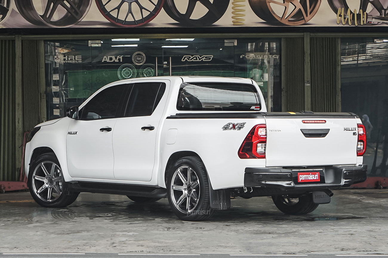 KMC Revert with Toyota Hilux