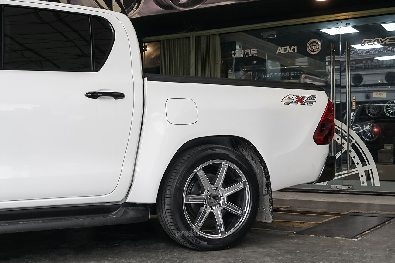KMC Revert with Toyota Hilux
