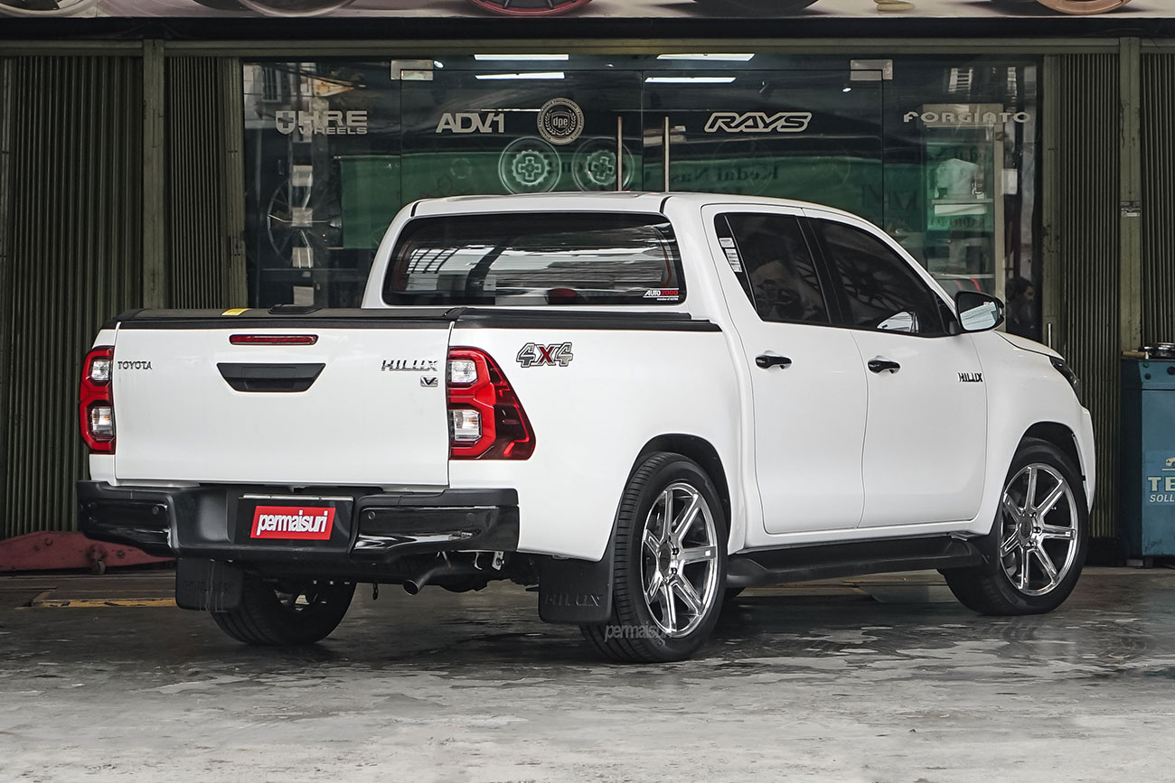 KMC Revert with Toyota Hilux