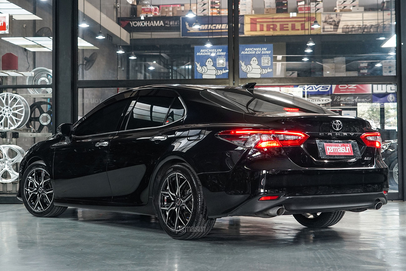 Weds Leonis LM with Toyota Camry