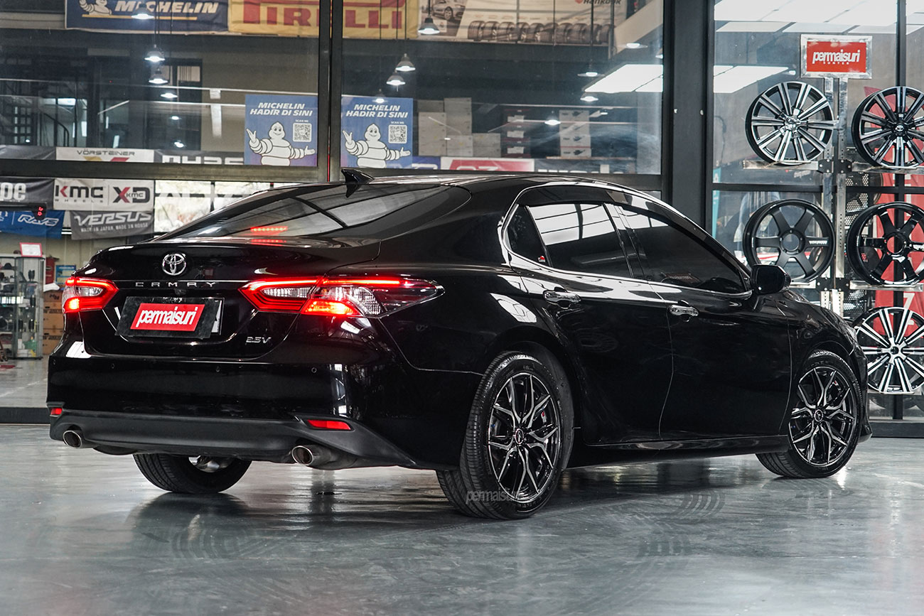Weds Leonis LM with Toyota Camry