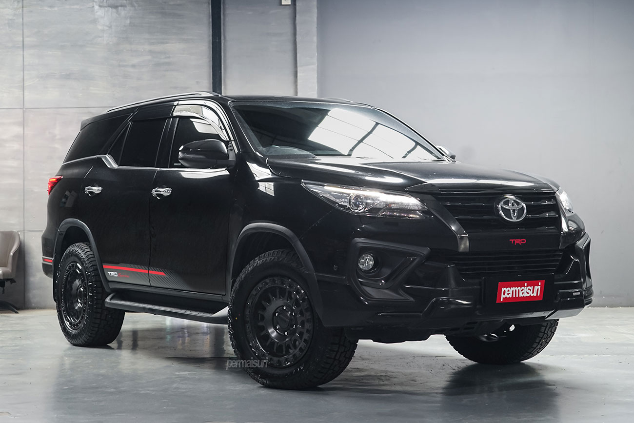 KMC KM552 with Toyota Fortuner