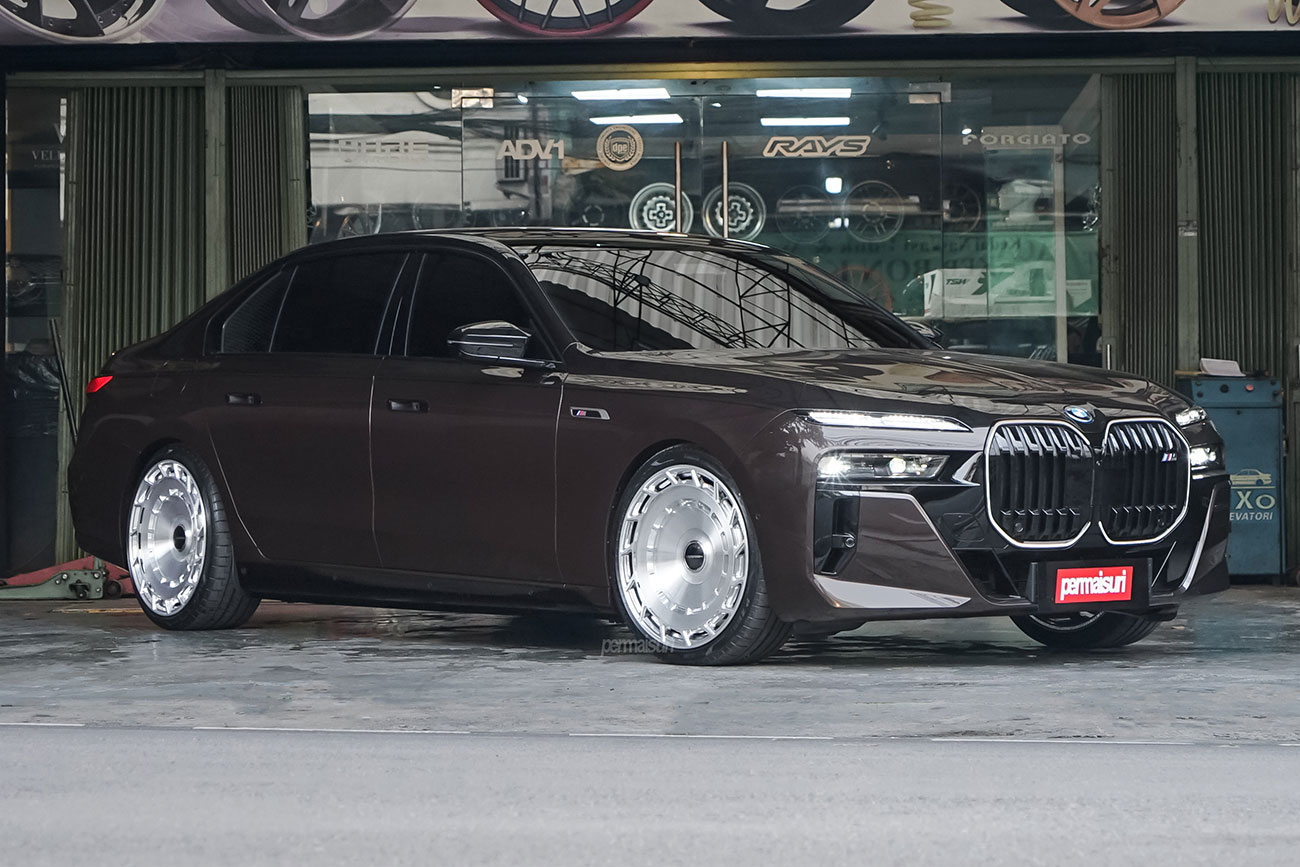 Vossen LC3-11T with BMW i7 G70