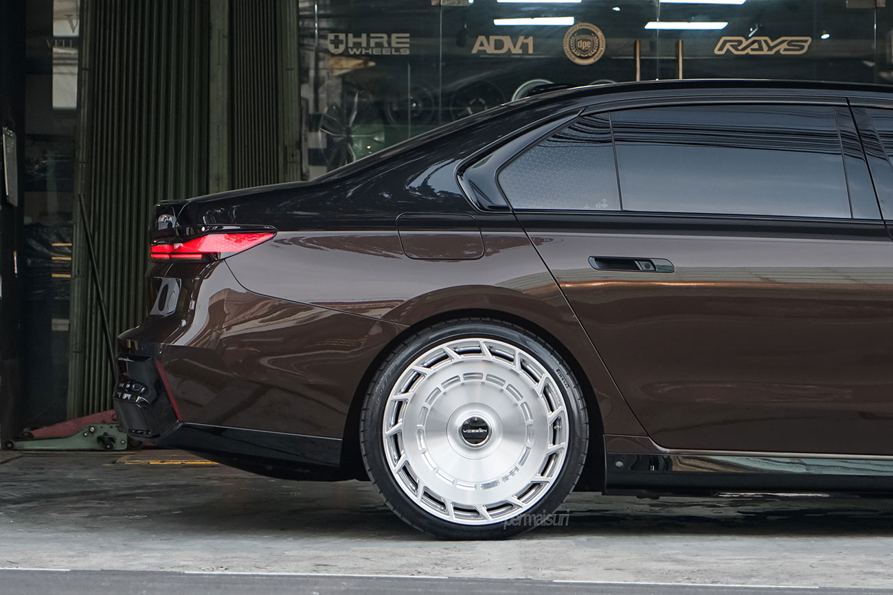 Vossen LC3-11T with BMW i7 G70