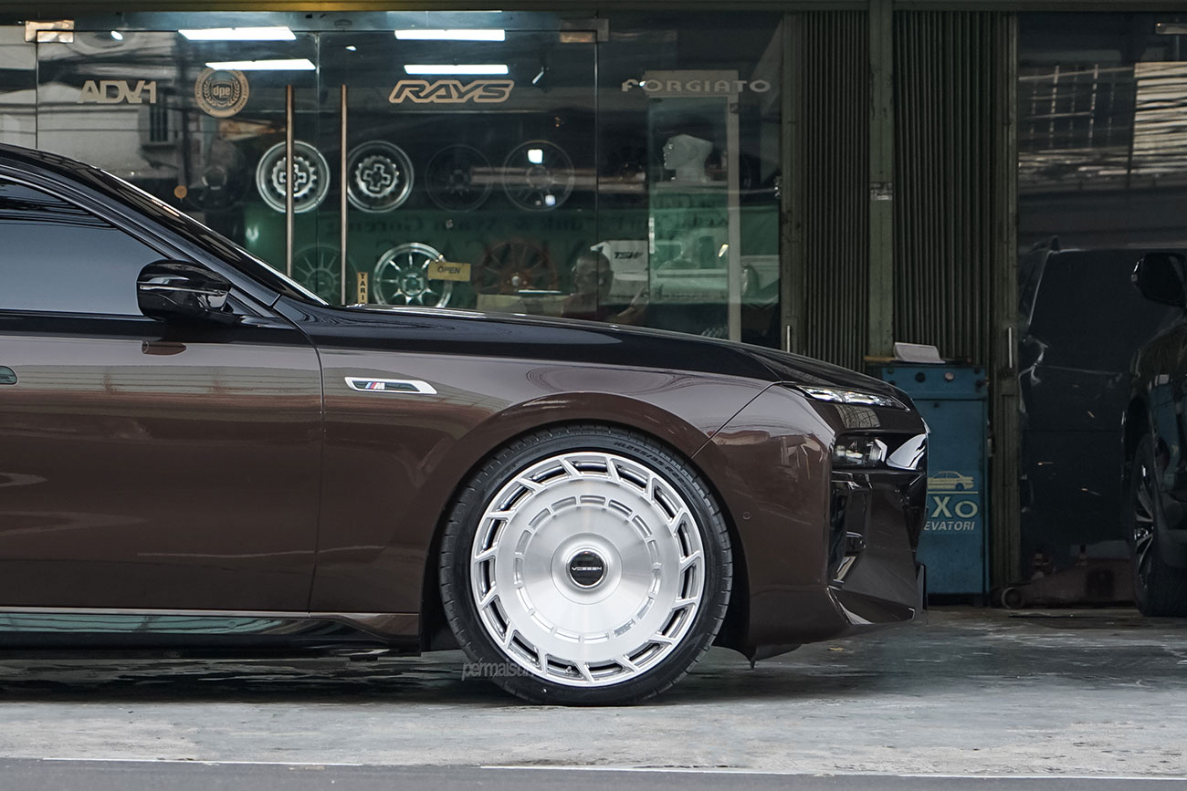 Vossen LC3-11T with BMW i7 G70