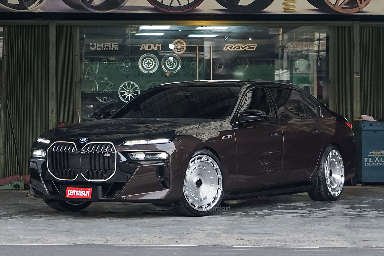Vossen LC3-11T with BMW i7 G70