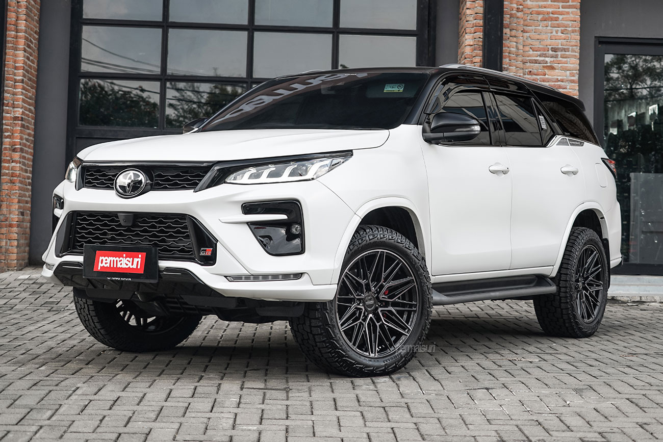 Vossen HF6-5 with Toyota Fortuner
