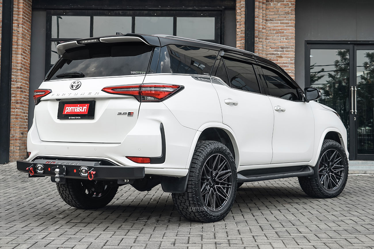 Vossen HF6-5 with Toyota Fortuner