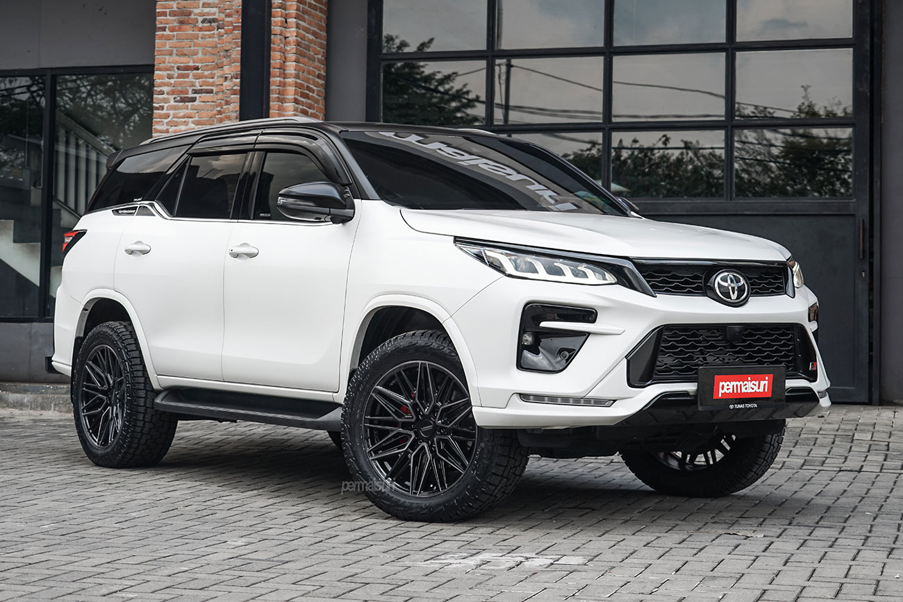 Vossen HF6-5 with Toyota Fortuner