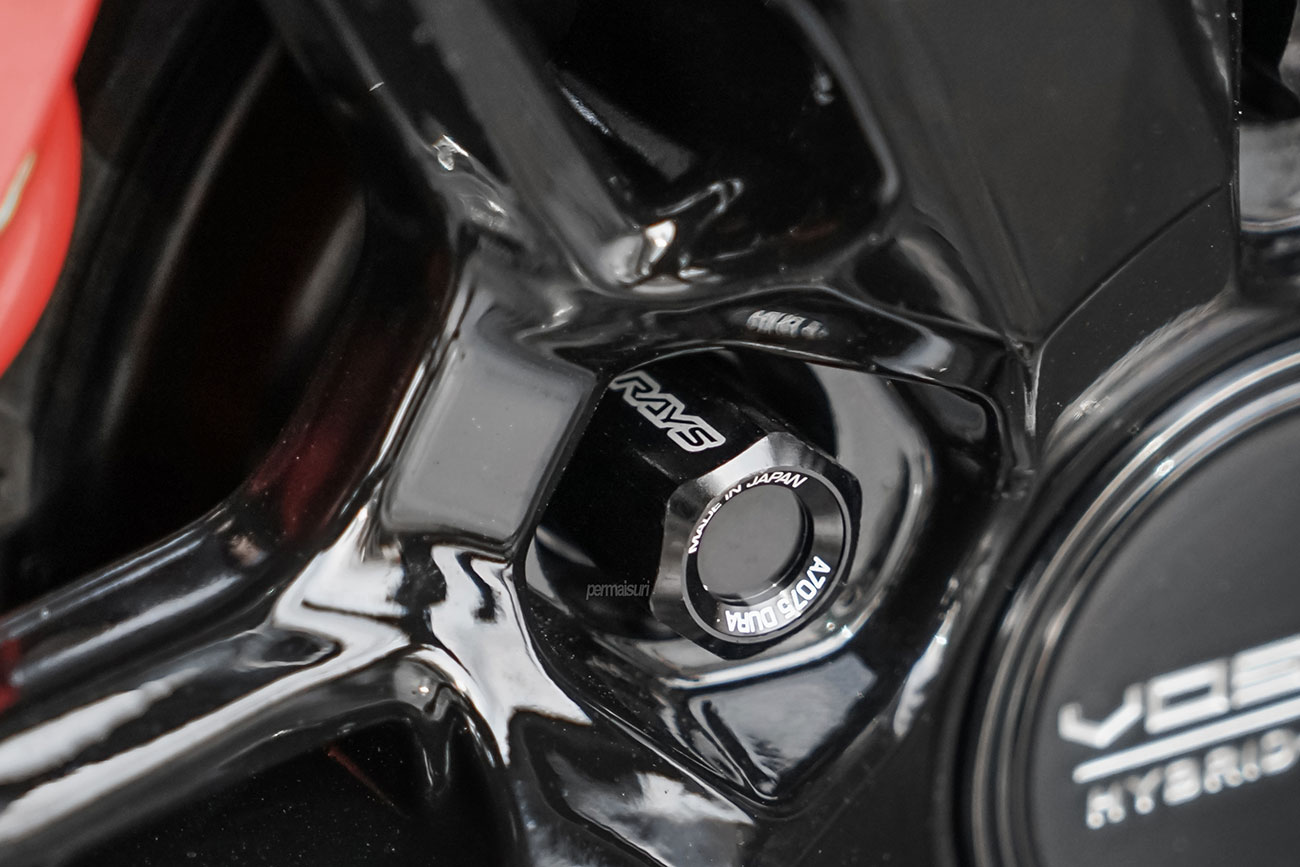 Vossen HF6-4 with Ford Everest