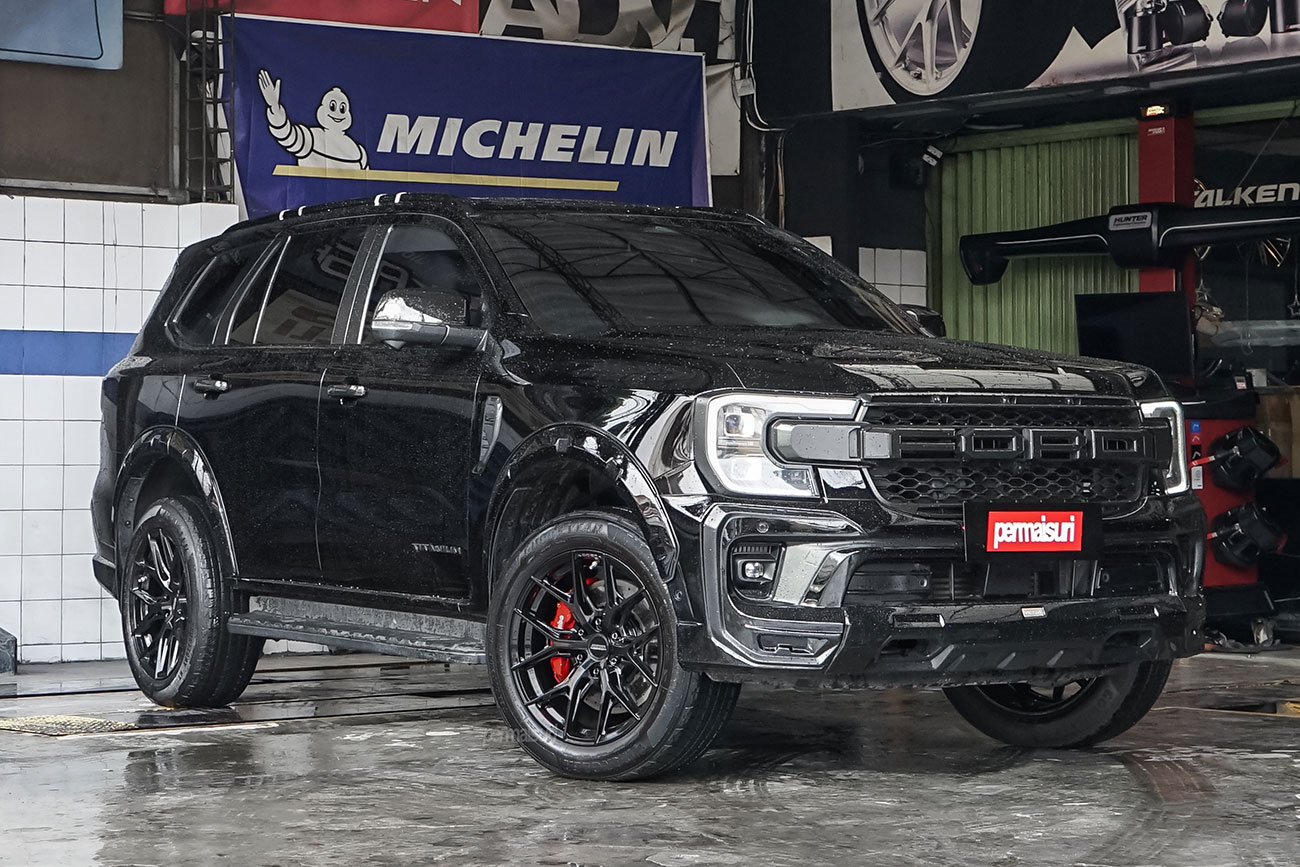 Vossen HF6-4 with Ford Everest