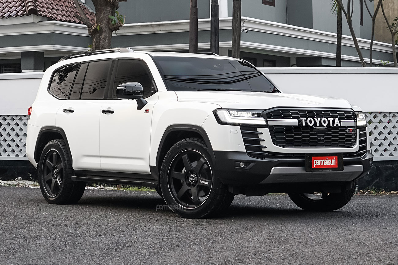 Rays Volk Racing TE37 Ultra X with Toyota Land Cruiser J300