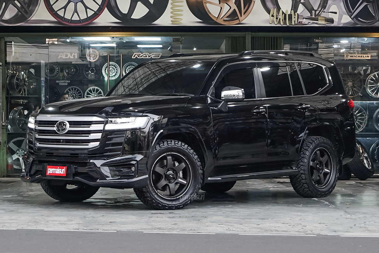 Rays Volk Racing TE37 Ultra X with Toyota Land Cruiser J300