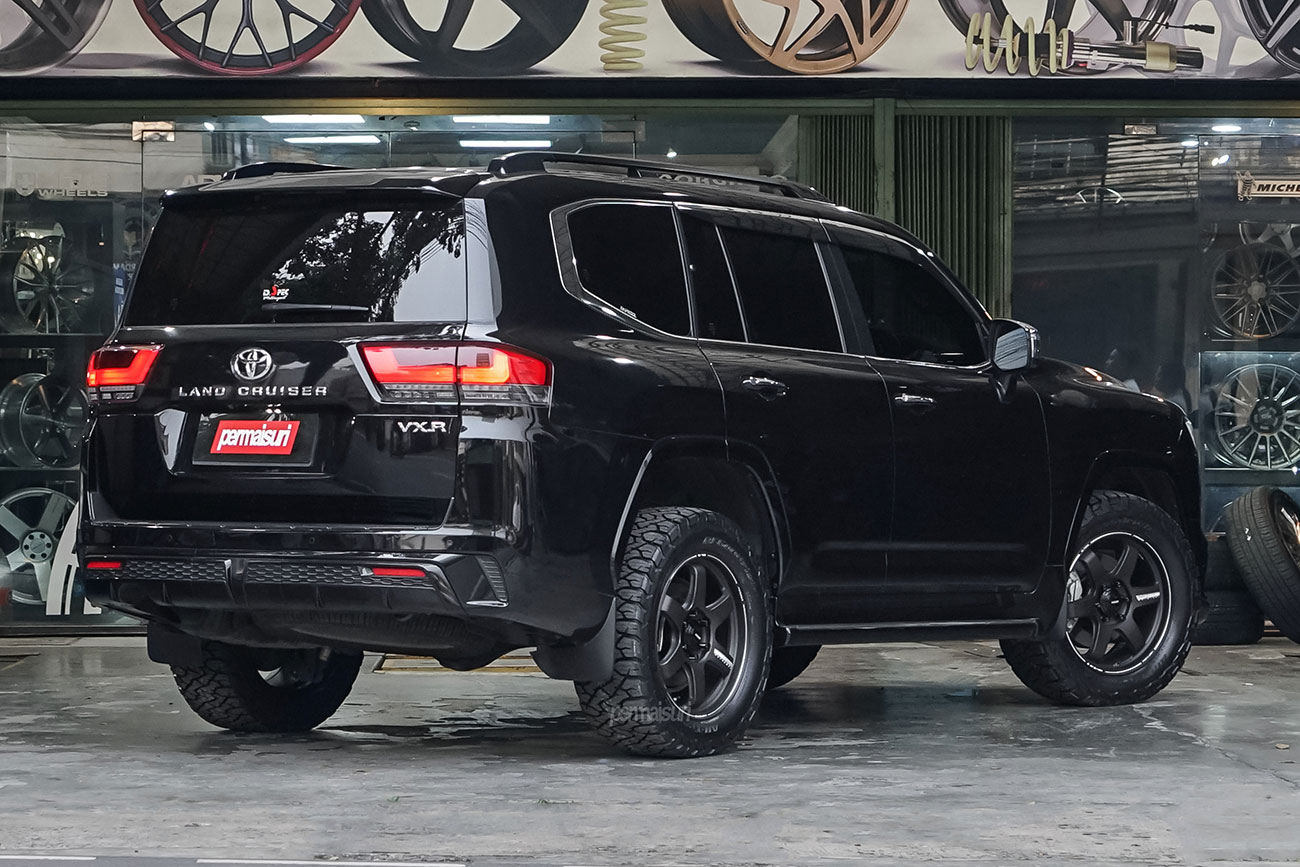 Rays Volk Racing TE37 Ultra X with Toyota Land Cruiser J300