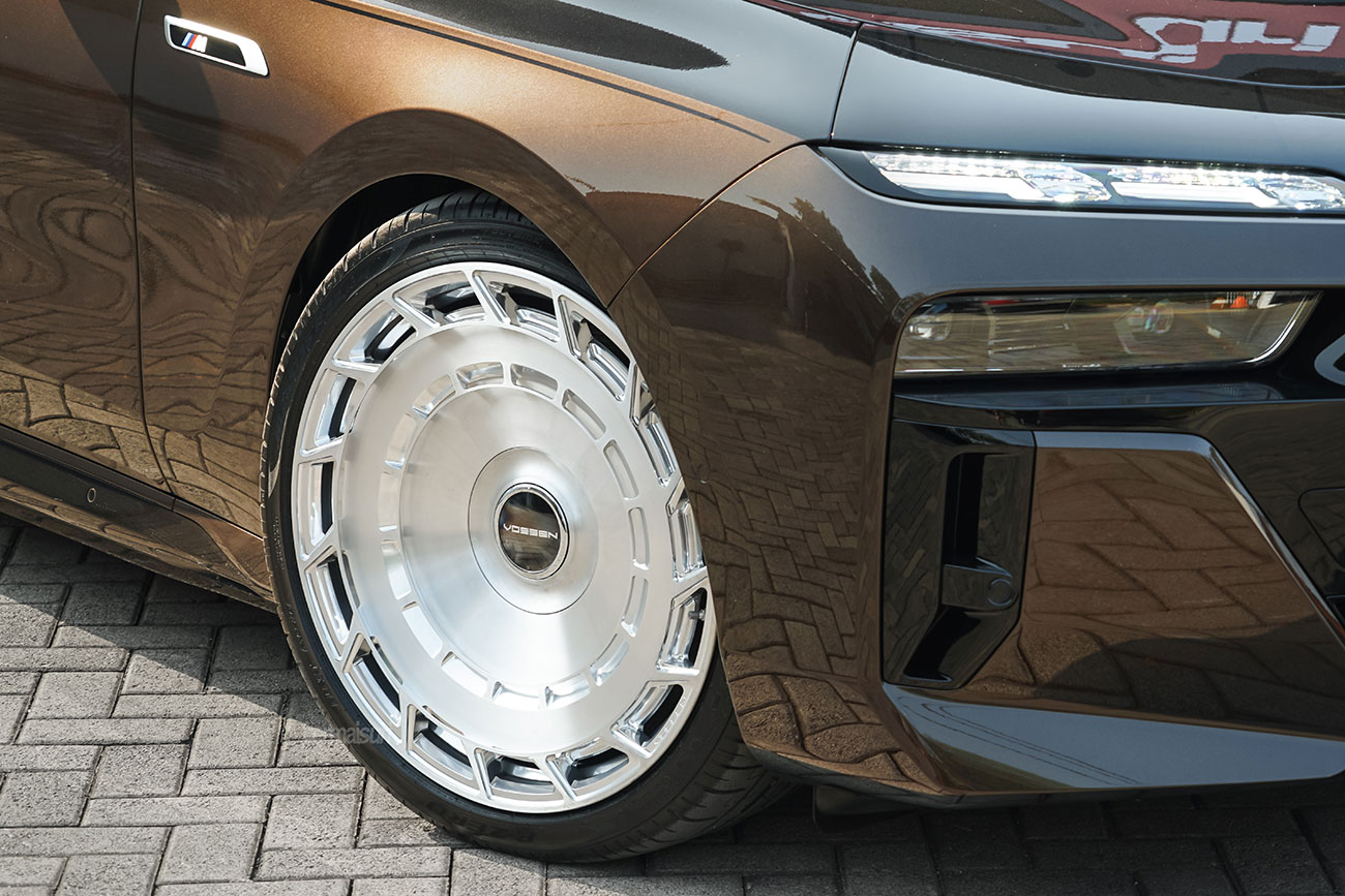 Vossen LC3-11T with BMW i7 G70