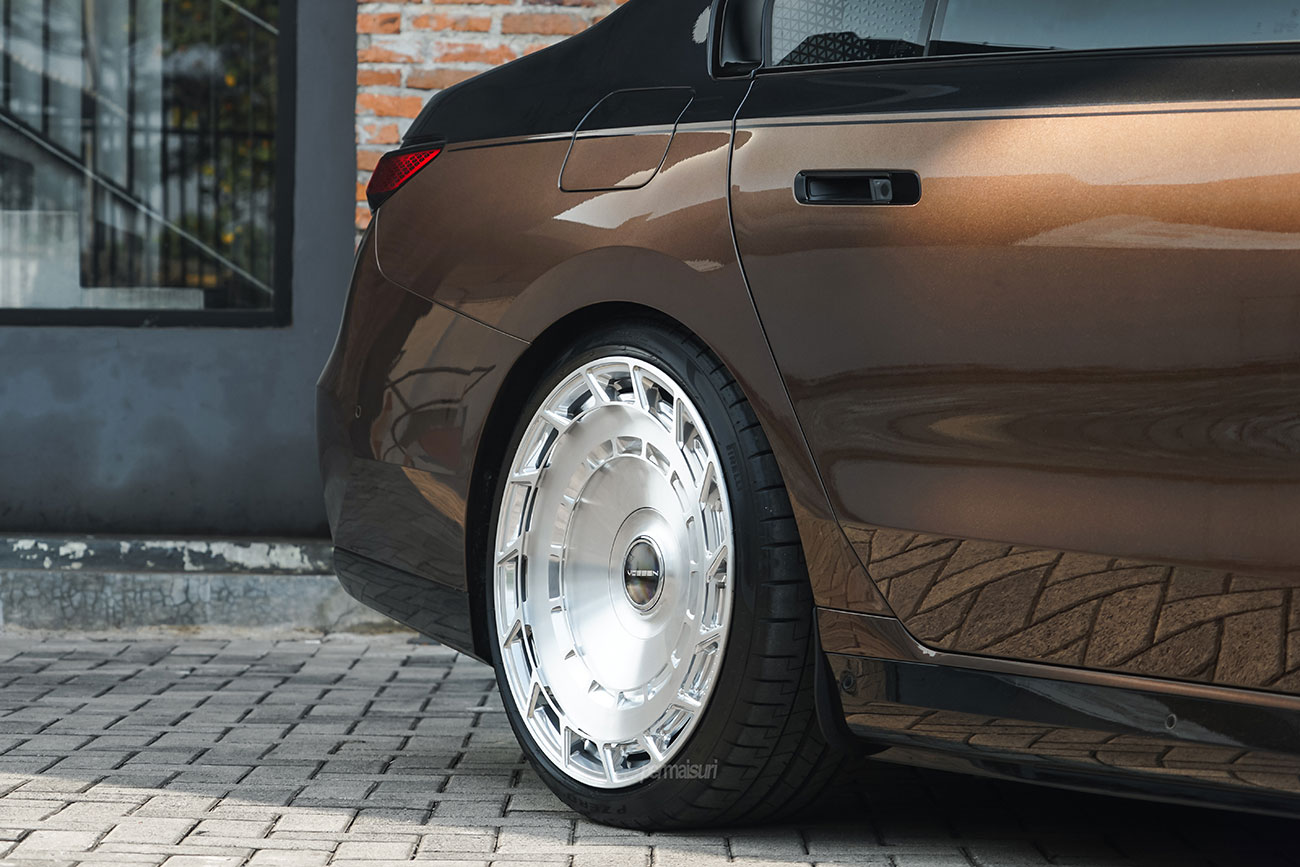Vossen LC3-11T with BMW i7 G70